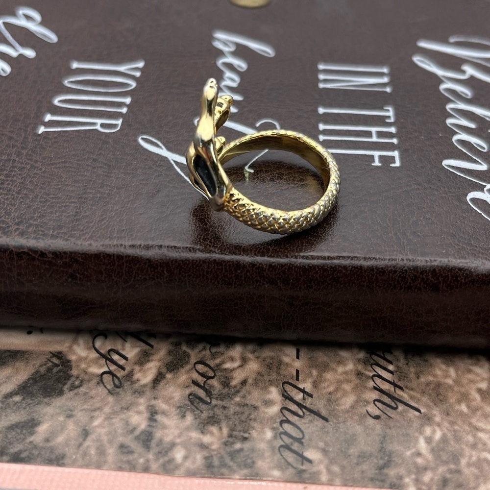 Vintage Gold Skeleton Hand Wrap Ring Gothic Halloween Punk Statement Size 7.5 - Picture 6 of 6